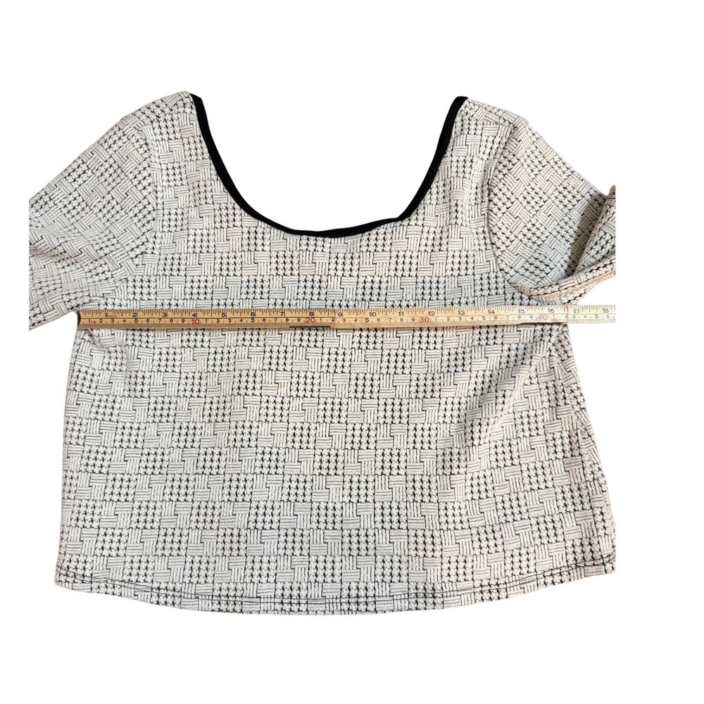 Mona B Textured Crop Top Black White Geometric Pattern Short Sleeve Scoop Neck S - Picture 9 of 9